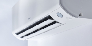 Aparat de aer conditionat Daikin Bluevolution FTXM-R+RXM-R - unitatea interna - vedere laterala